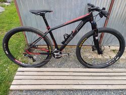 Carbon Superior 979 vel.M kola 29