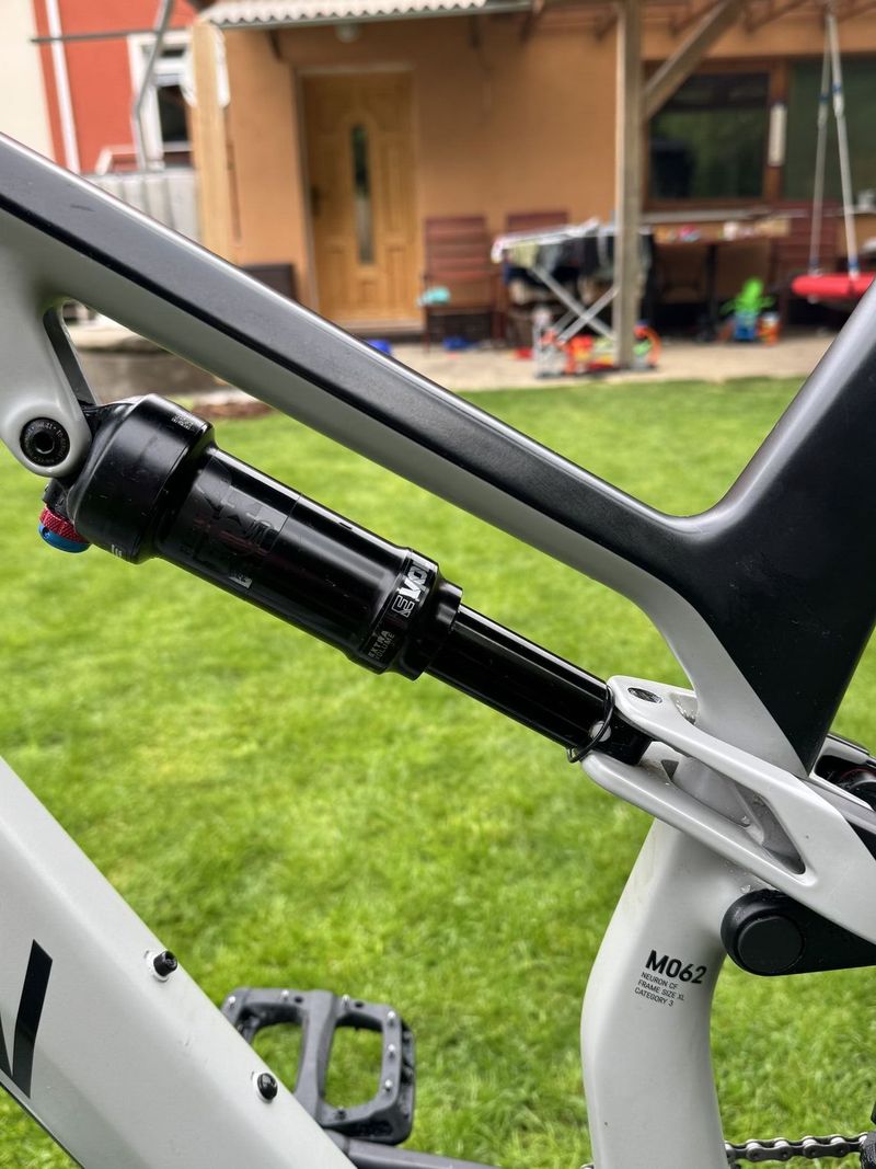 Canyon Neuron CF 9 XL TOP STAV