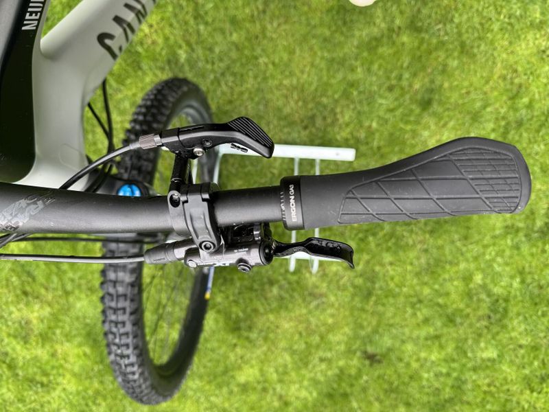 Canyon Neuron CF 9 XL TOP STAV