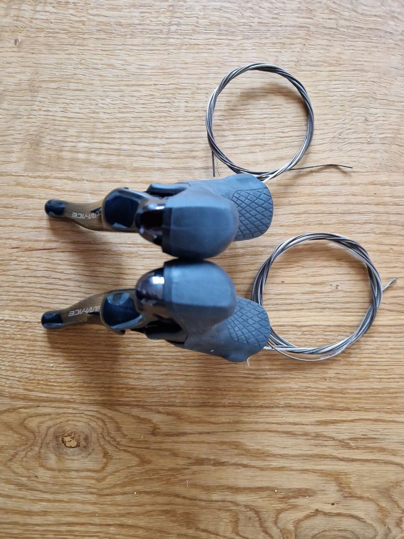 Řadicí a brzdové páky Shimano Dura Ace, ST-R9100 pár, Levá + Pravá