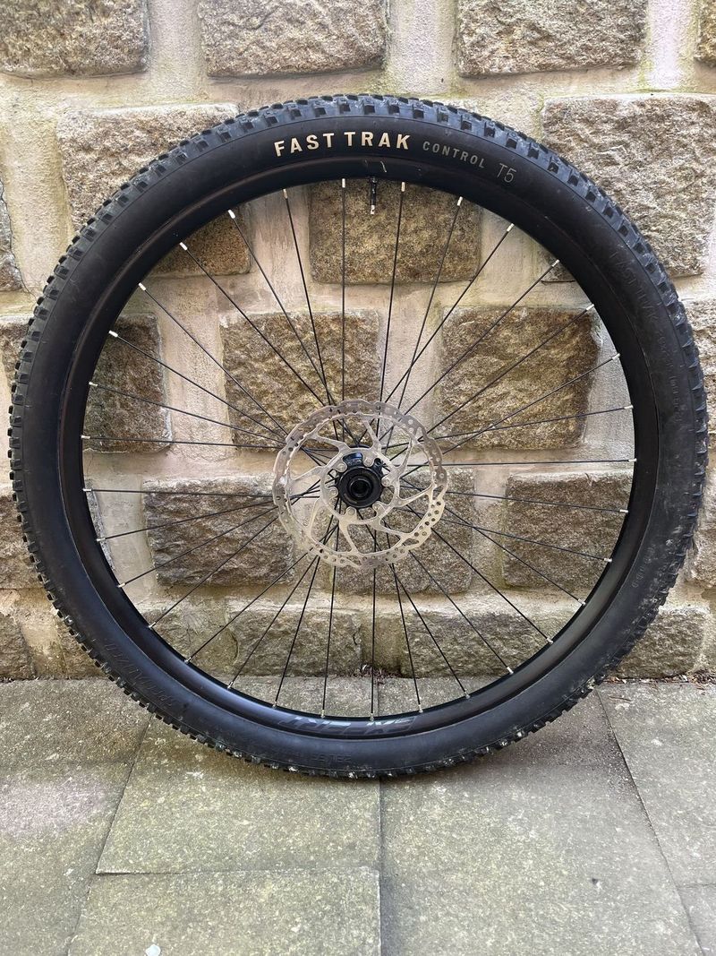 Ráfky: MERIDA EXPERT CC; 22.8 IWR; MAT aluminium; bezdušové