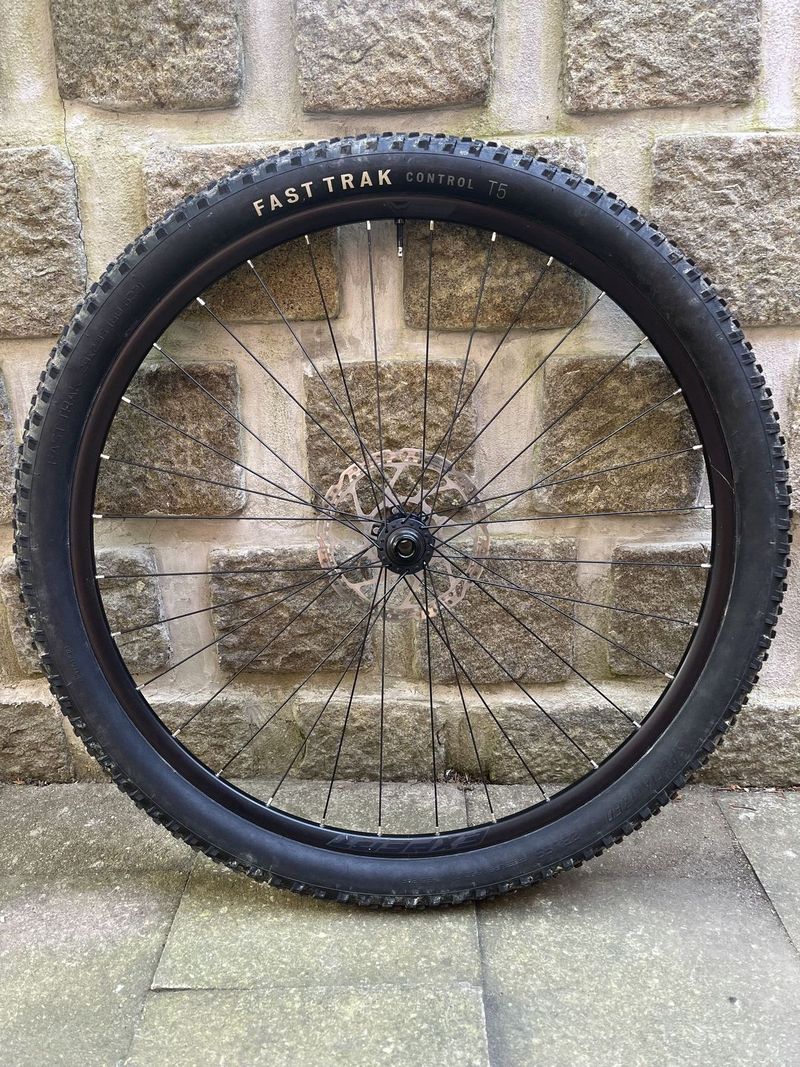 Ráfky: MERIDA EXPERT CC; 22.8 IWR; MAT aluminium; bezdušové