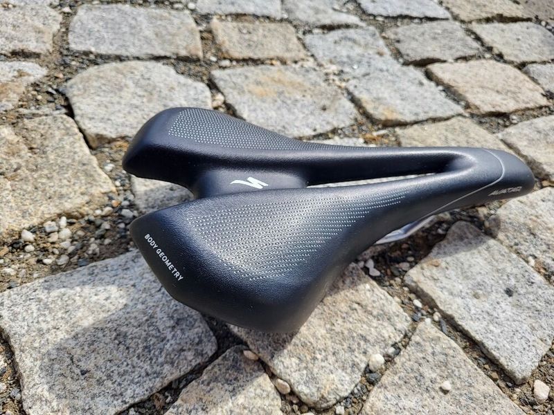Sedlo SPECIALIZED Avatar Comp Gel Black 155