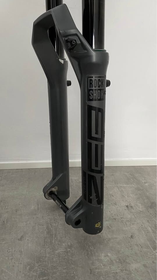 Rockshox zeb ultimate, 180mm, 27.5", charger 3