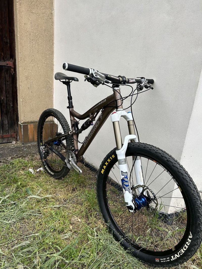 Santa Cruz Blur LT