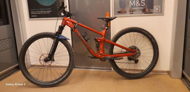 Prodám Trek top fuel 8. 