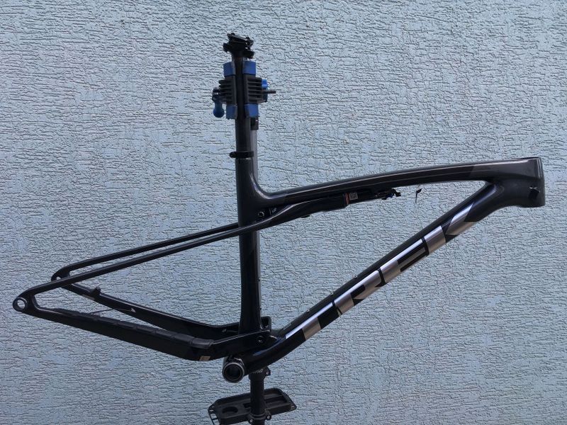 Supercaliber SLR 9.9 - rámový set 1,95kg