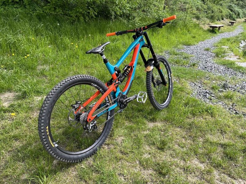 Saracen Myst L Carbon