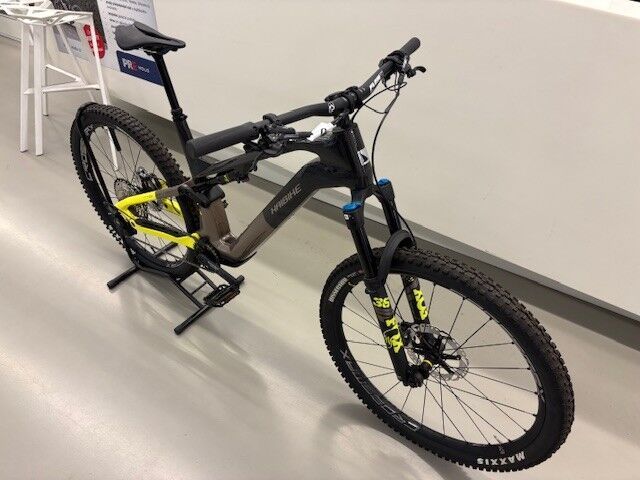Haibike LYKE CF 11 kola 29" vel.XL gloss carbon sand lime