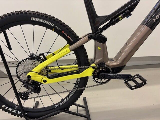 Haibike LYKE CF 11 kola 29" vel.XL gloss carbon sand lime
