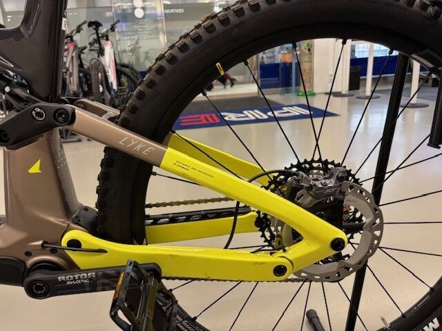 Haibike LYKE CF 11 kola 29" vel.XL gloss carbon sand lime
