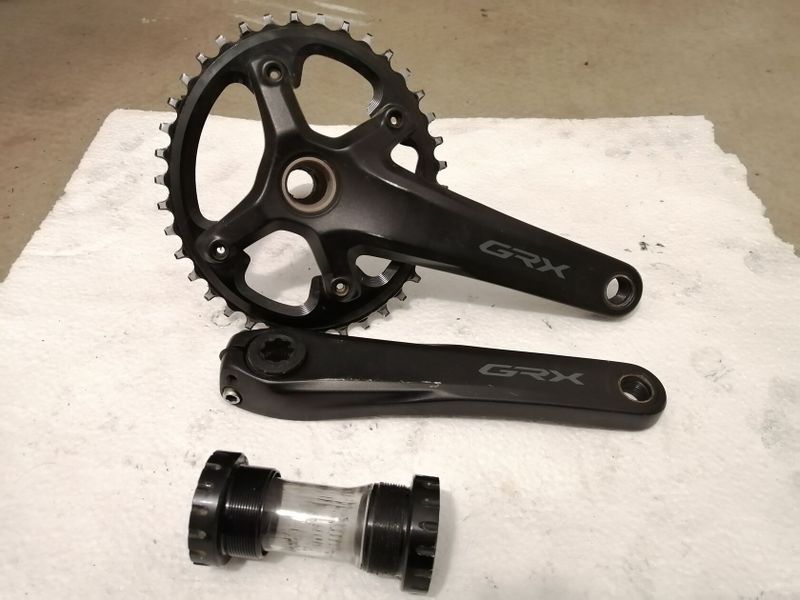 Kliky Shimano GRX FC-RX600 1x11 a převodník 38z Oval Absolute Black