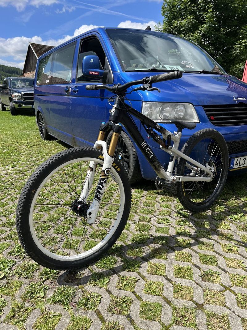 Slopestyle dirt kolo rose the jester fox 36