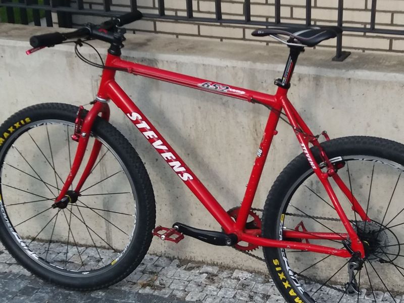 Hmotnost jen 9,5 kg / 6,0 kg, Carbon sedlovka+Karbon řidítka. POZOR PRODÁVÁM horské kolo BEZ KOL !!!