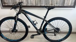 Prodam Specialized Rockhopper Comp Velikost M pro 160-180cm. Kola 29" Kolo je v top stavu.