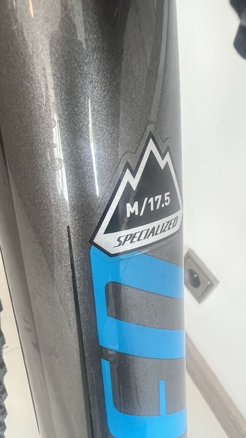 Prodam Specialized Rockhopper Comp Velikost M pro 160-180cm. Kola 29" Kolo je v top stavu.