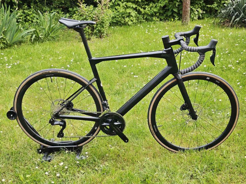 BMC Roadmachine Shimano 105 Di2 2x12