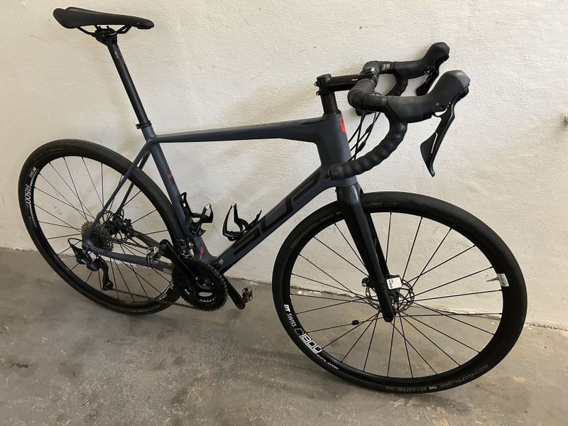 SUPERIOR X-ROAD TEAM COMP (vel.L - 56cm)