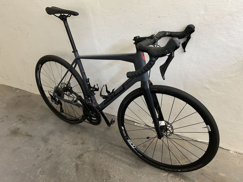 SUPERIOR X-ROAD TEAM COMP (vel.L - 56cm)