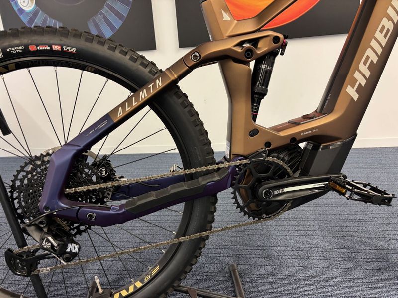 Haibike AllMtn CF 8 kola 29/27,5" vel.M