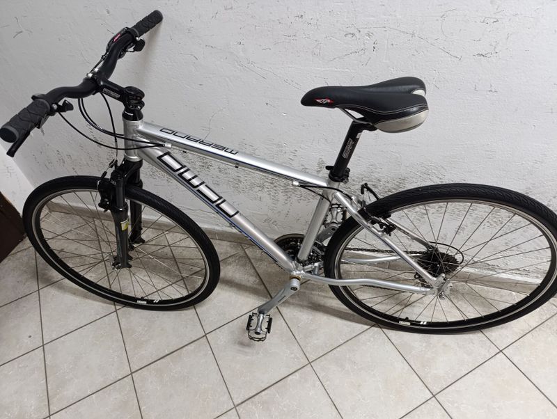 Starší renovované jízdní kolo krosové - trekingové pánské 28" Dema Merano