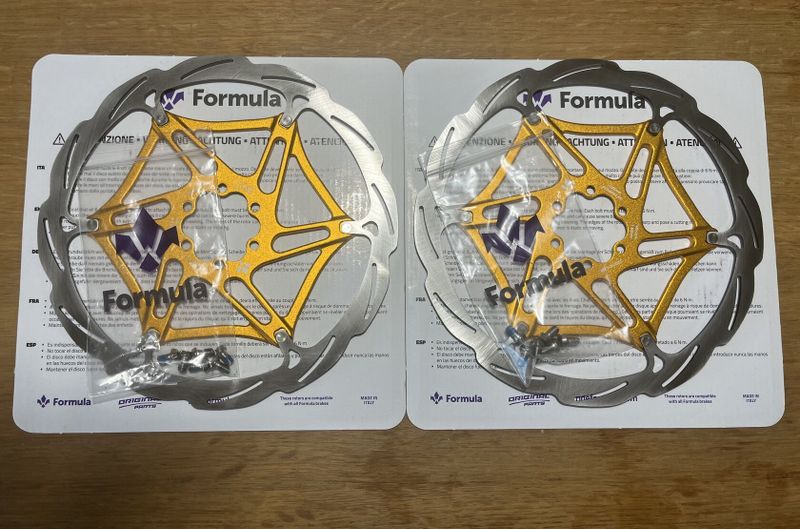NOVÉ - Brzdové kotouče Formula CURA 203mm zlaté