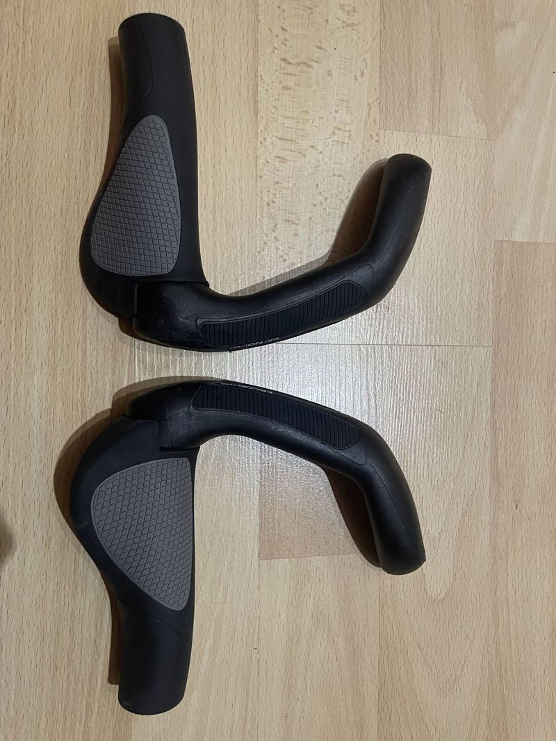 Ergon ergonomické gripy s rohy