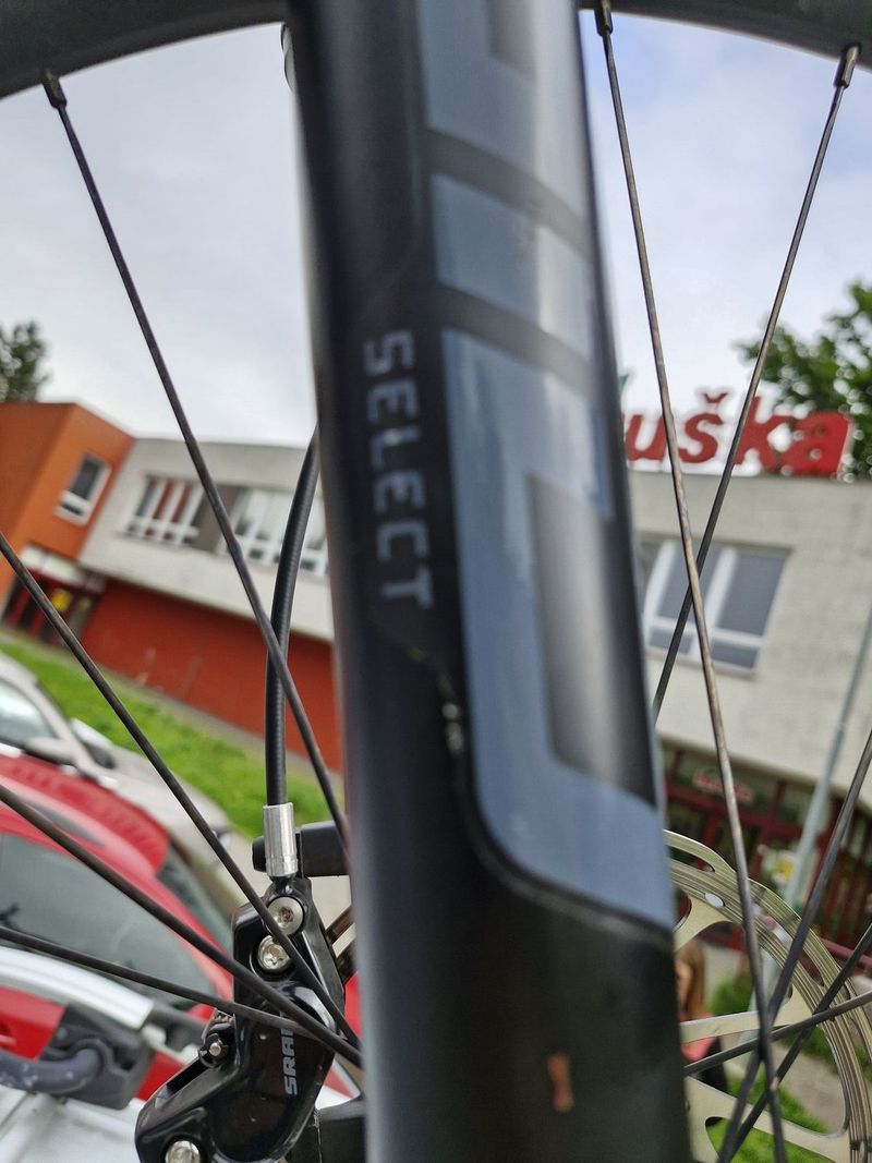Prodam patronu rockshox charger rl