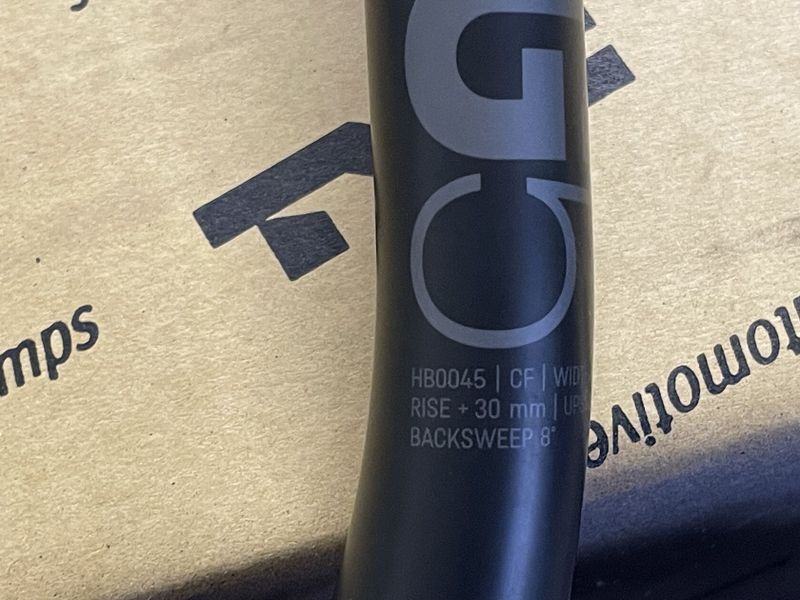 Karbonová řídítka 780 mm rise 30 G5