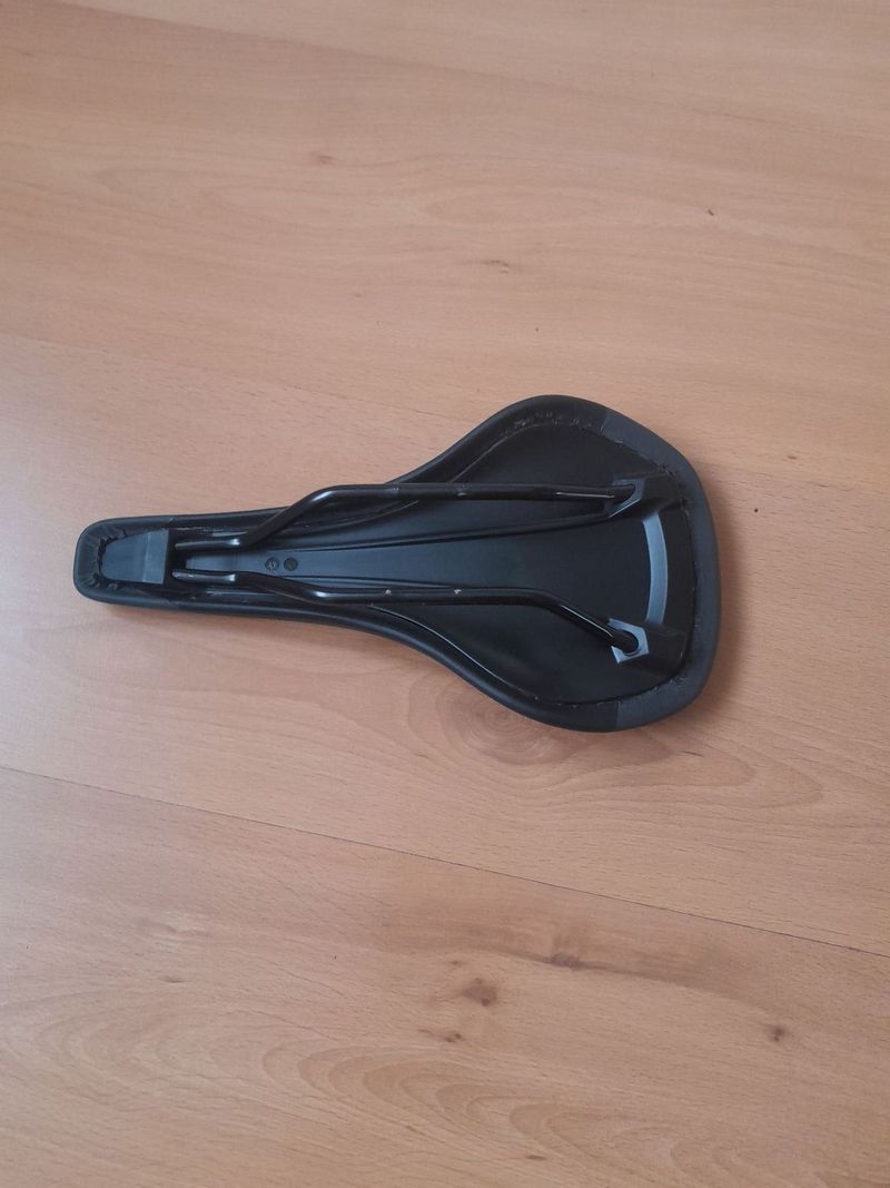 Sedlo Giant Romero SL