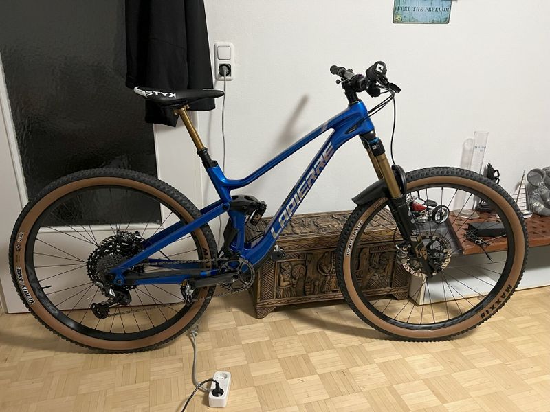 Novy karbonovy enduro special Lapierre Spicy CF Team, XTR, FOX Kashima, velkost M, rok 2024