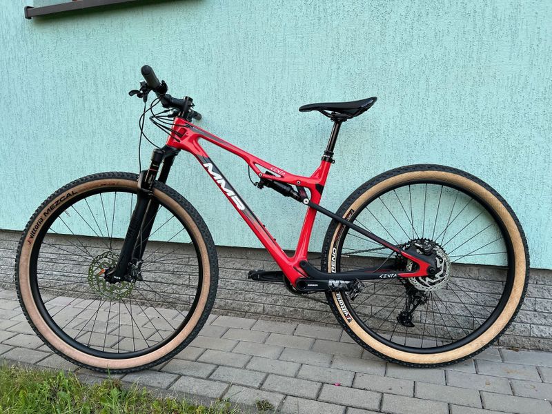 Prodám MMR Kenta, vel.M, karbon,vidlice Rock Shox Sid, tlumič Rock Shox Deluxe,Sram NX, Shimano XT