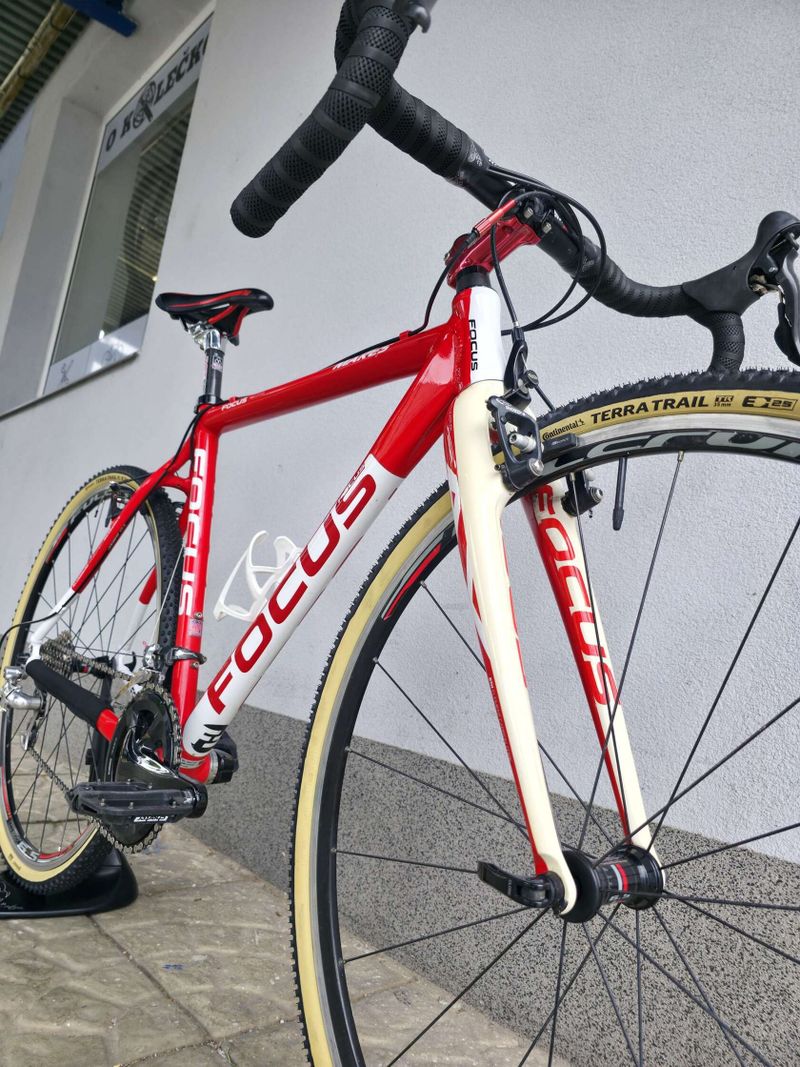 Cyklokrosové kolo Focus Mares AX 1.0