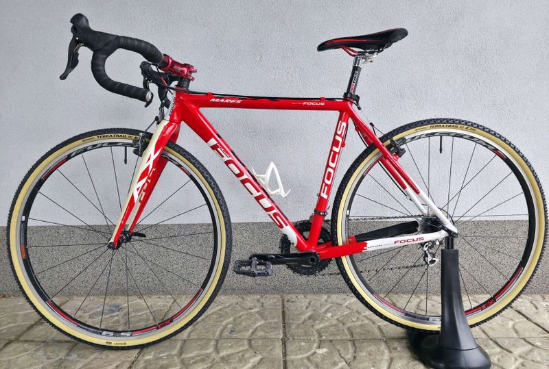 Cyklokrosové kolo Focus Mares AX 1.0