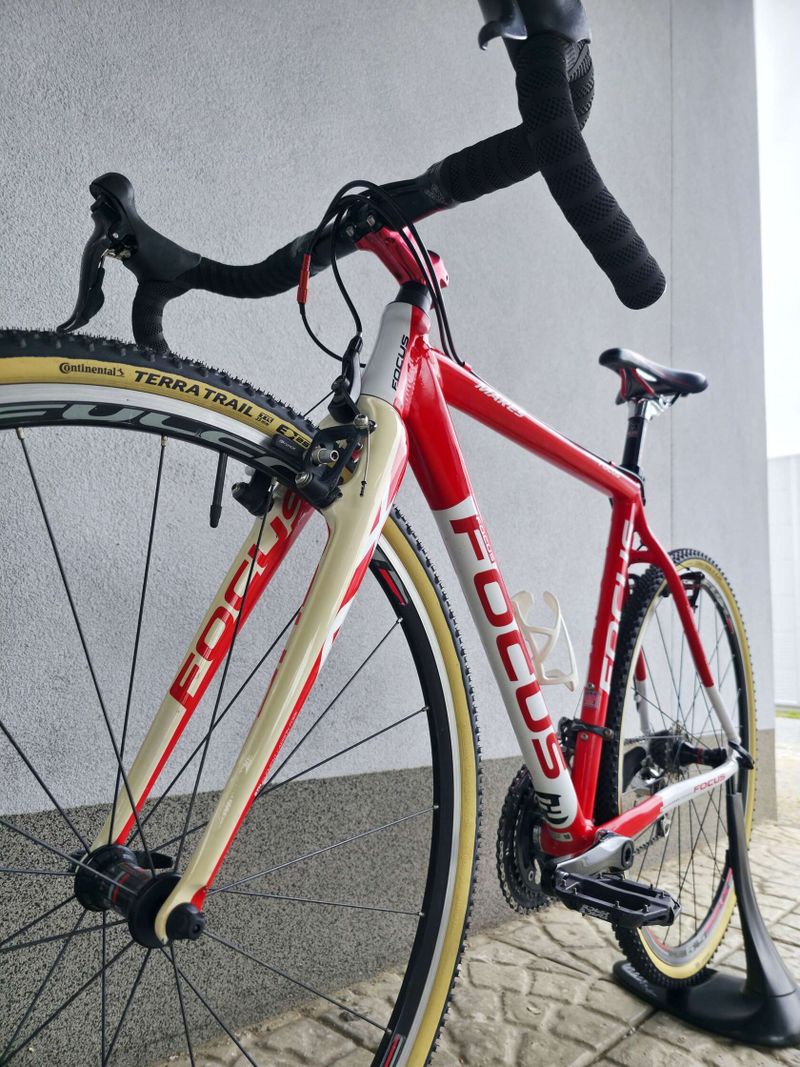 Cyklokrosové kolo Focus Mares AX 1.0