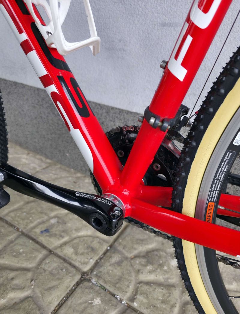 Cyklokrosové kolo Focus Mares AX 1.0