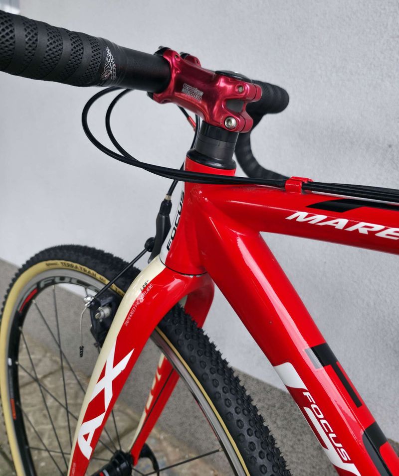 Cyklokrosové kolo Focus Mares AX 1.0