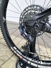 Horské kolo YT IZZO Uncaged 4 Blaze Carbon 2021 29″