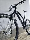 Horské kolo YT IZZO Uncaged 4 Blaze Carbon 2021 29″