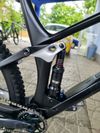 Horské kolo YT IZZO Uncaged 4 Blaze Carbon 2021 29″