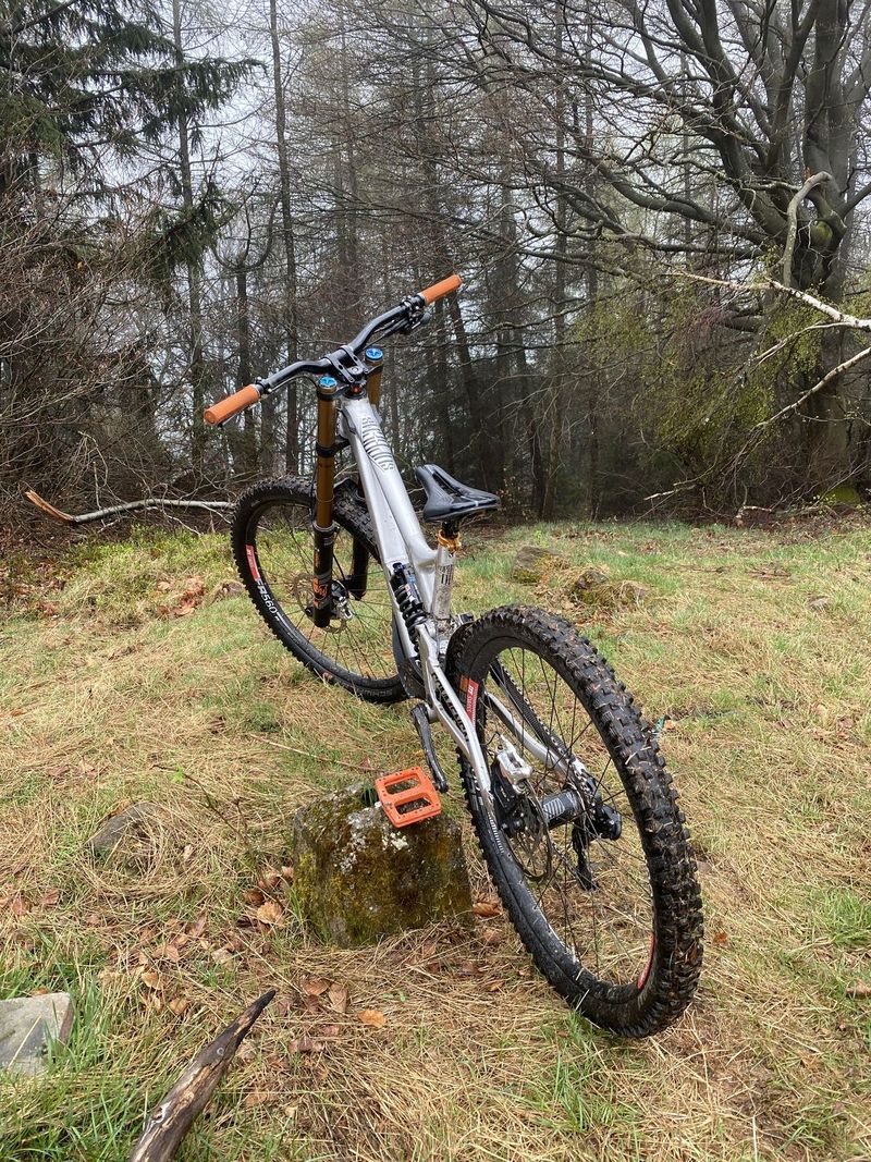Commencal supreme dh