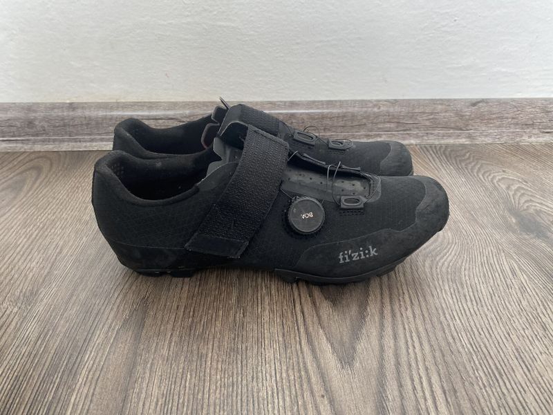 MTB tretry Fizik Ferox Carbon velikost 42 black
