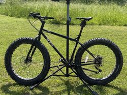REZERVACE Surly Pugsley vel. M + Jones H-Bar (2020)