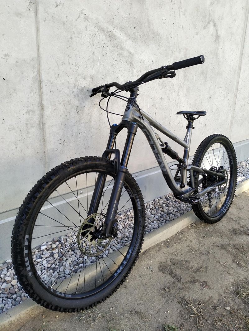 Enduro kolo | Kellys Swag | TOP