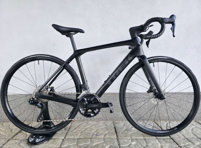 Silniční kolo Trek Domane SL 6 Gen 4 2024 carbon