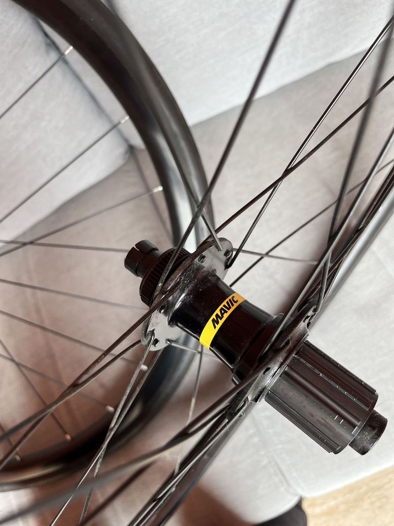 Zapletená kola Mavic Aksium 1