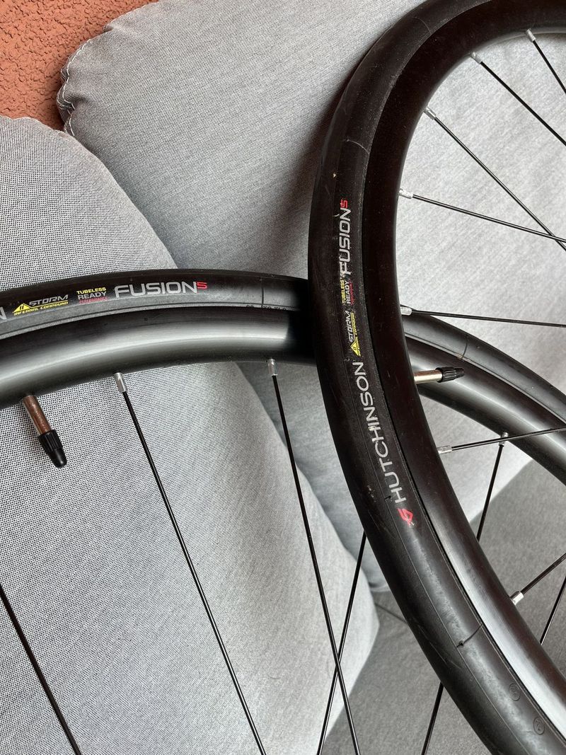 Zapletená kola Mavic Aksium 1