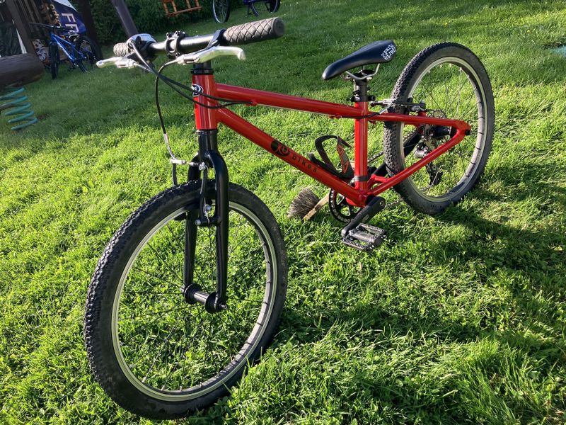 Lehke detske kolo Kubikes 20