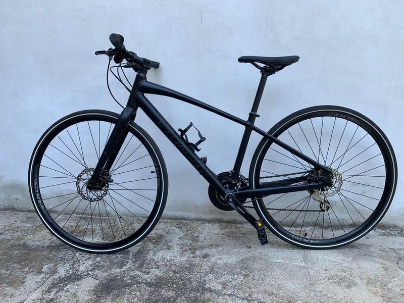 Luxusní kolo Specialized Sirrus 2.0 (150-160 cm)