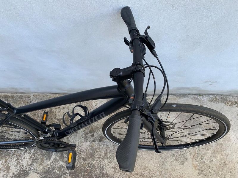 Luxusní kolo Specialized Sirrus 2.0 (150-160 cm)
